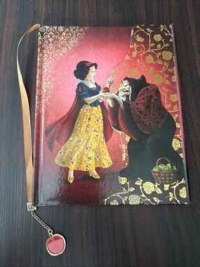 Disney collectible Snow White and Villain Journal